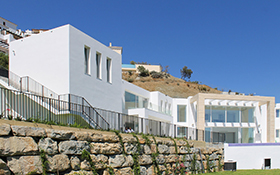 Villa contemporánea en Los Arqueros Golf Resort, Benhavis